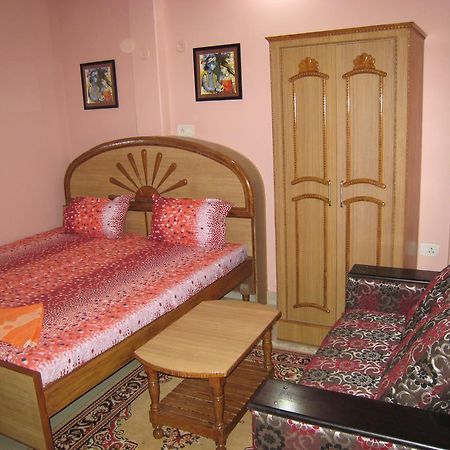 Krishna Paying Guest House Βαρανάσι Δωμάτιο φωτογραφία